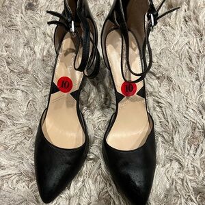 Adrienne Vittadini Black Pointed Toe Heels